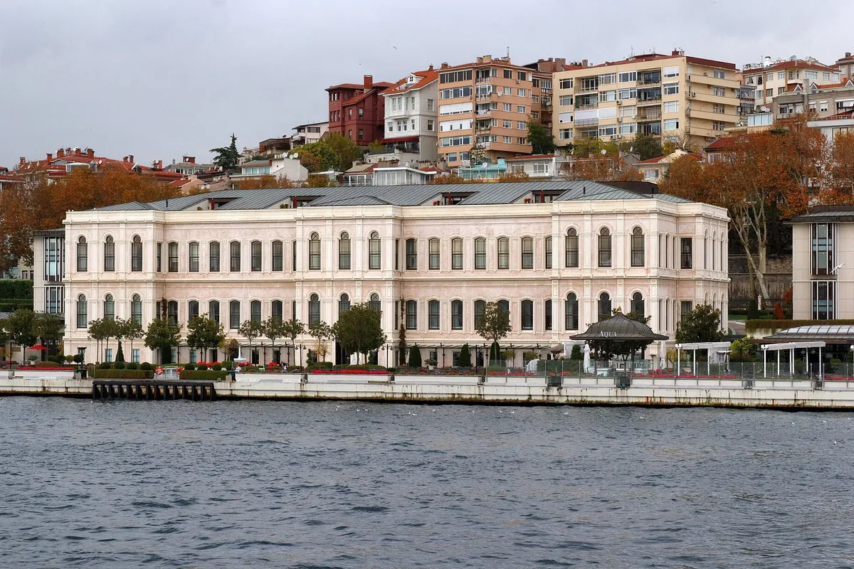 فندق فور سيزونز إسطنبول على البوسفور
