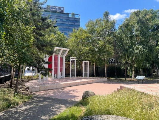 Shaheed Minar at Altab Ali Park