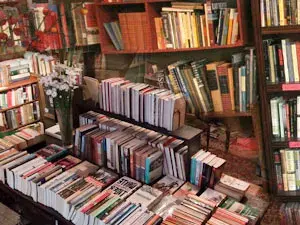 كُتُب والروس