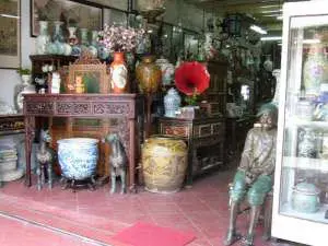 Antique shops Geneva