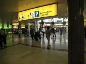 من المطار