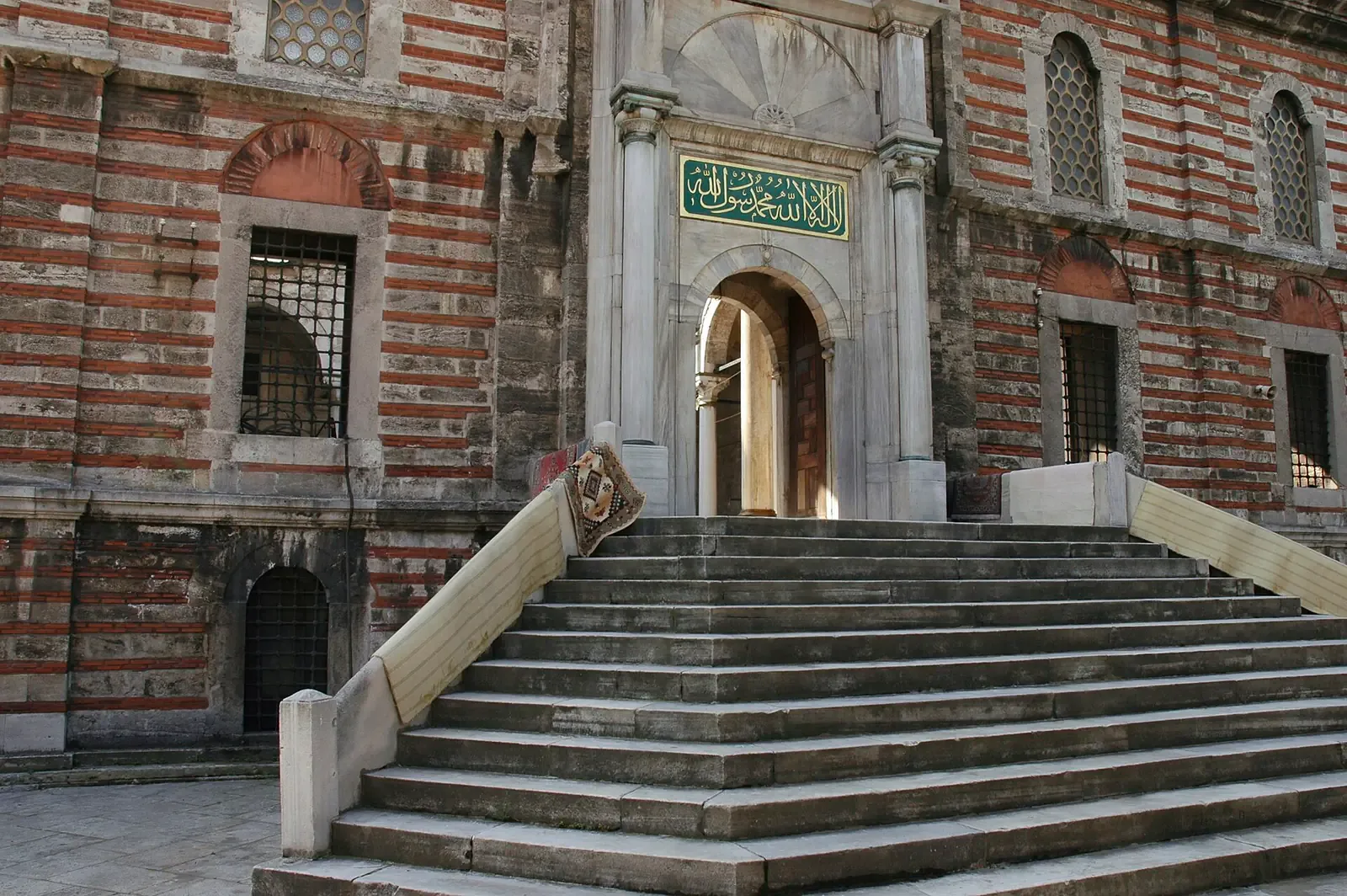 جامع لاللي