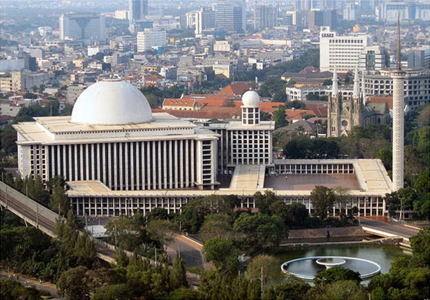 Largest Mosques inline travel story image