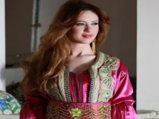 القفطان المغربي أكثر ما يجذب السائحة العربية في المغرب