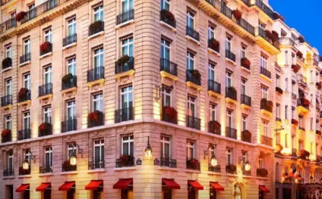 Which hotel is David Beckham living at?