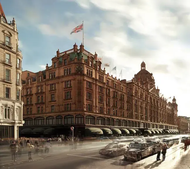 Harrods gives customers extra time to shop