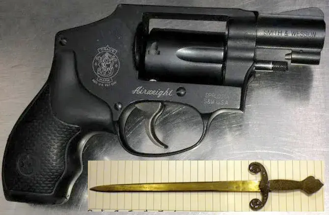 Airline passengers in the US caught with loaded guns