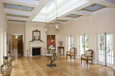 Rent ‘Scarface’ villa for the holiday