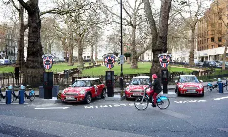 Hire a Mini Cooper for $ 0.40 an hour!