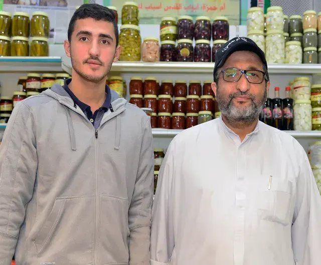 المنتجات الفلسطينية الأصيلة تعود الى القرية العالمية مع أم حمزة