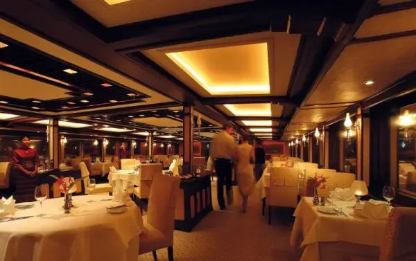 Top 5 most luxurious cruise liners 4