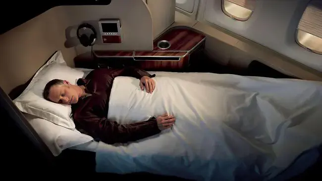 qantas-firstclass-bed