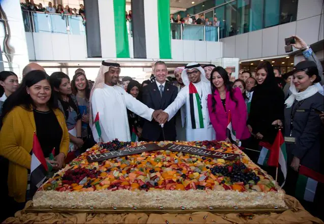 موظفي طيران الاتحاد يحتفلون باليوم الوطني لدولة الإمارات