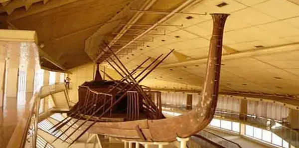 مصر تكتشف أقدم مركب فرعوني