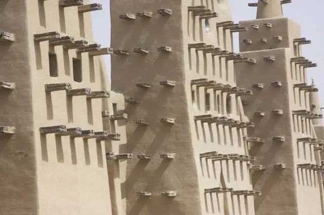 مسجد "جينيه" الكبير، أكبر مسجد مبني من طوب الطين في العالم