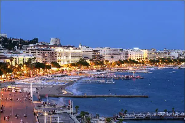 Free food at pop up restaurant during Cannes Film Festival