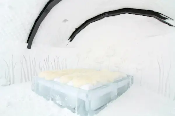 Pop-up ice hotel in Japan