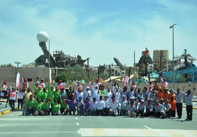 ياس ووتروورلد أبوظبي تستضيف فرسان القافلة الوردية