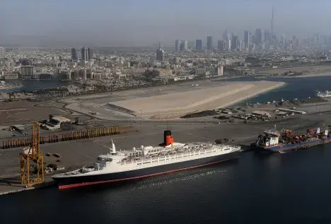 Dubai to refit Queen Elizabeth 2 as hotel