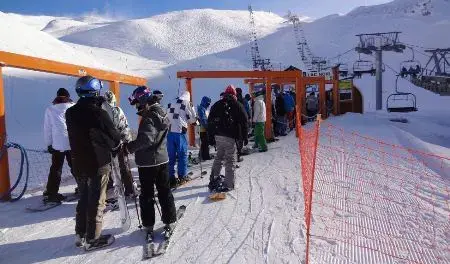 محكمة سويسرية تؤيد تغريم المتجولين العراة في جبال الالب