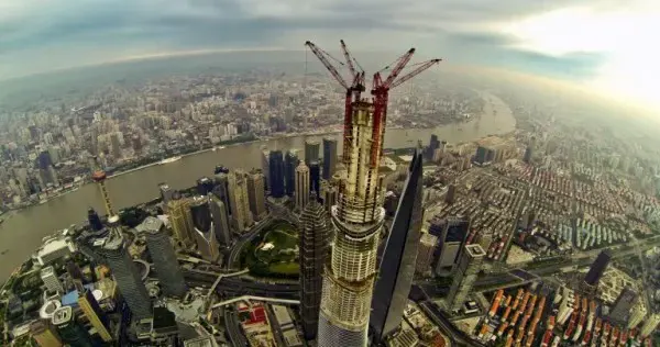China's skyscrapers to offer luxury hotels