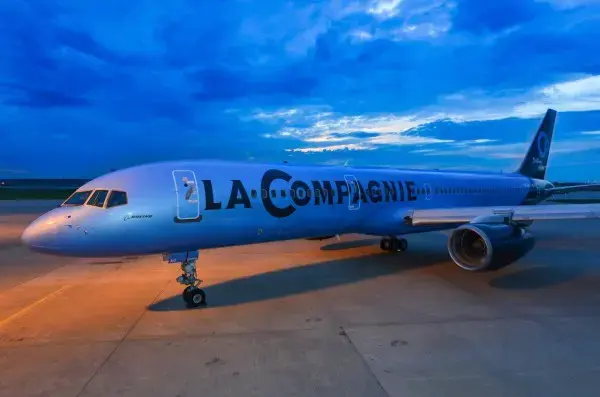 New business class airline