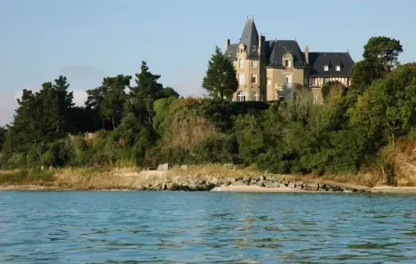Hotels on the ‘Road to Happiness’