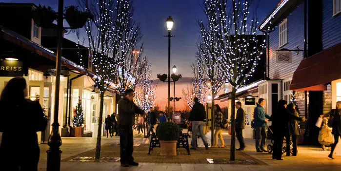 Art students design festive look for Chic Shopping Villages in Europe