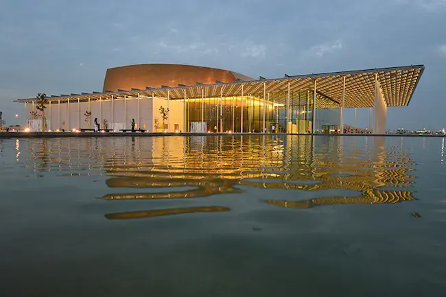 Top 8 places to see in Bahrain
