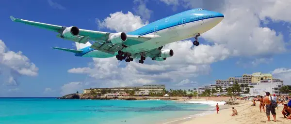 KLM to allow payments via Facebook and Twitter