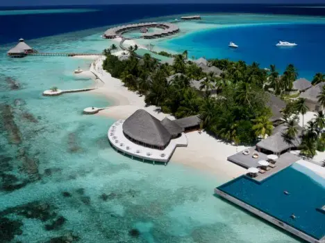 First Underwater Spa Opens in the Maldives