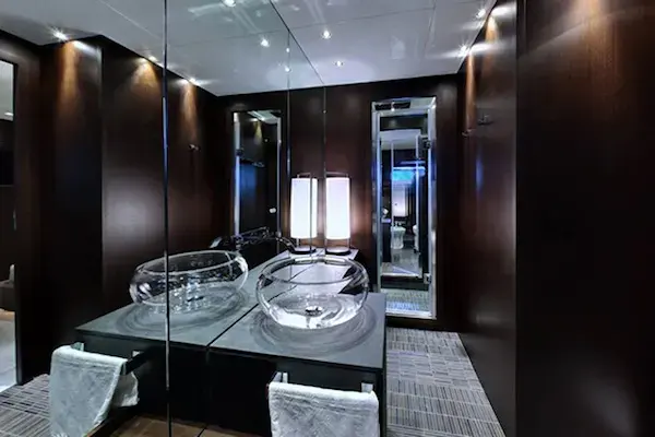 Submarine cruise for couples 3