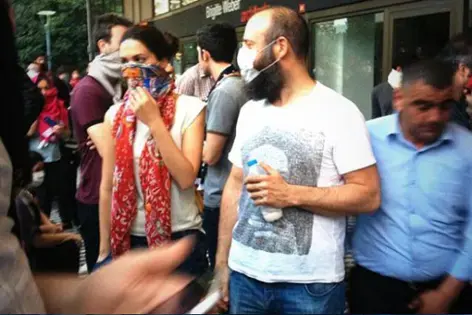 "السلطان سليمان" يشارك في مظاهرات الدفاع عن اسطنبول القديمة