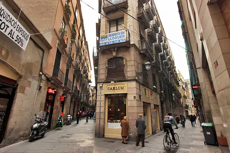 تعرف على بلدة برشلونة القديمة 4