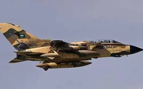 4 طائرات حربية سعودية تهبط في مطار برج العرب