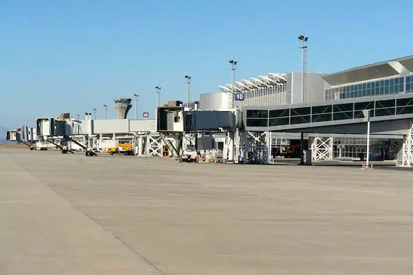 Iraq airports closing during elections