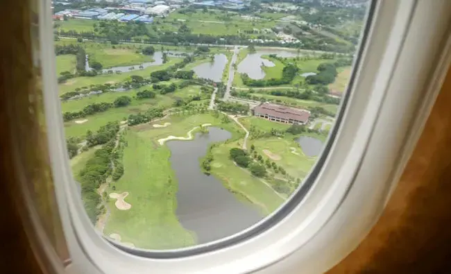 Water cannons welcome Emirates' inaugural flight to Yangon 3