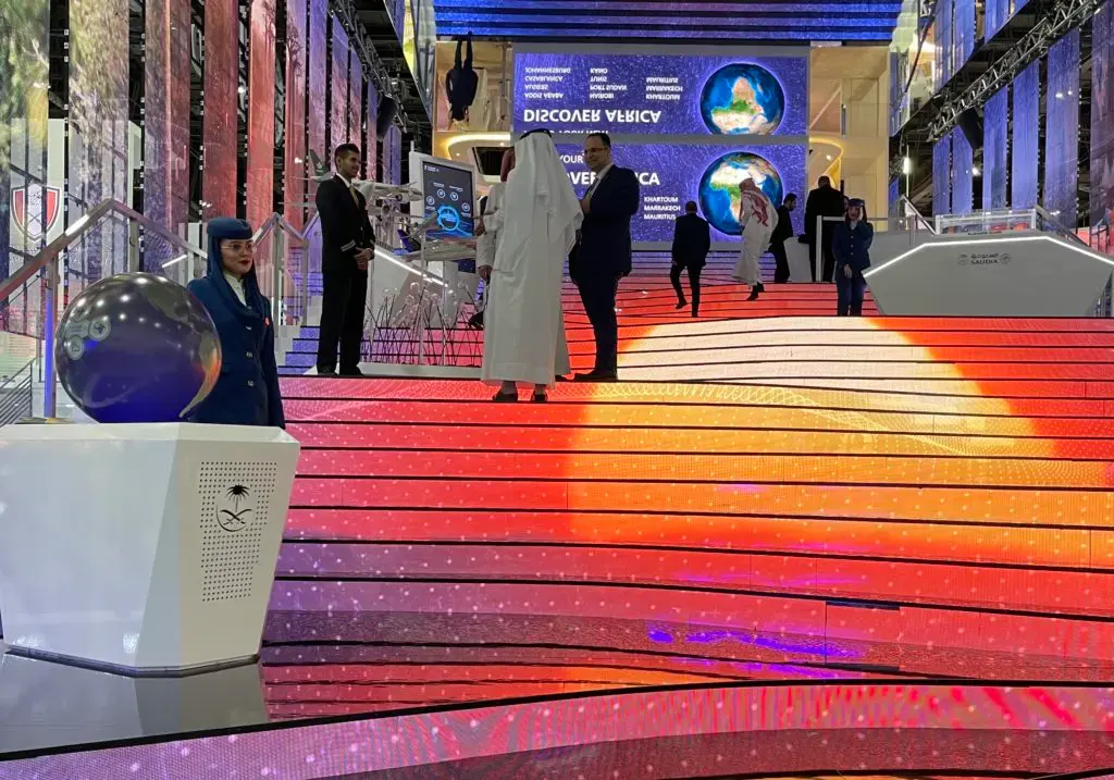 Saudi Arabian Airlines wins best stand design award at Arabian Travel Market 2022 2