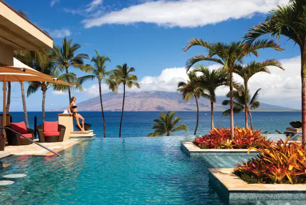 Luxury hotels offer 'voluntourism' programmes