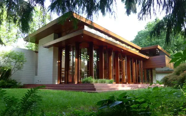 Museum acquires Frank Lloyd Wright's home; plans to move it 2000km
