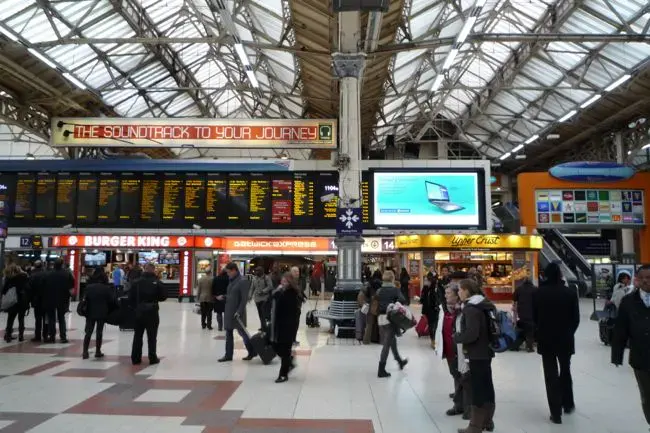 If you are stuck at London Victoria Station at Iftar