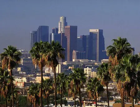 Los Angeles Hotels Make it Easy and Fun to Shop, Save and Stay this Holiday Season