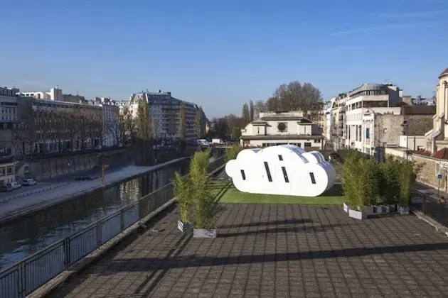 Hotel Shaped Like A Cloud Allows Travelers to Drift Along 2