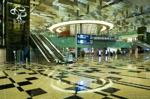 مع نهاية العام الحالي مطار سنغافورة يحصد المركز الأول