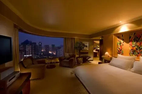 Hotel brands with the most positive online buzz