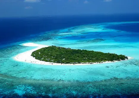 Louis Vuitton to open resort in the Maldives