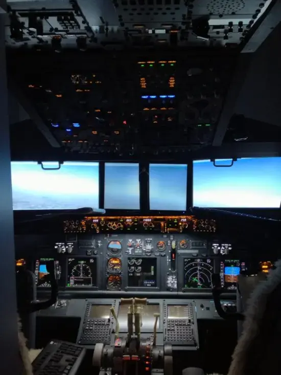 Man builds 737 cockpit in son's bedroom 2