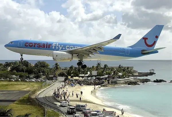 A beach that lets you do extreme plane spotting 2