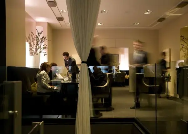 Top chef considers baby ban in restaurant