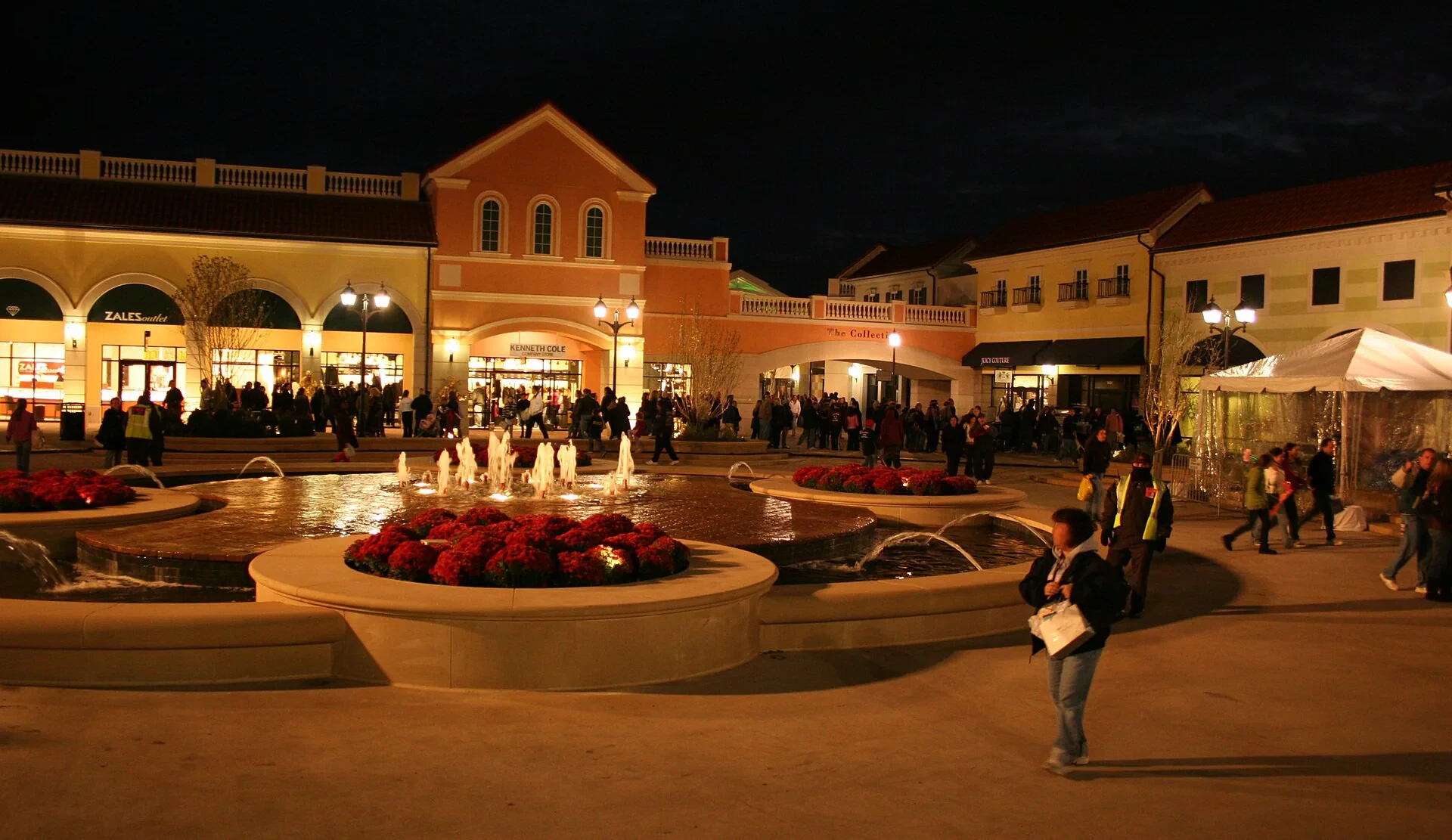 Tanger Outlets Deer Park in New York City